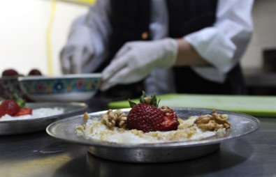 Güllacın Tarihi Süreci Ve Faydaları