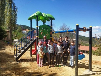 Hisarcık'ta Köylere Oyun Parkı