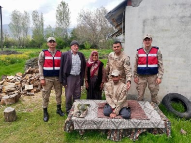Jandarma'dan Şehit Annelerine Ziyaret