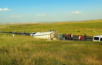 Palet Yüklü Tır Devrildi Açıklaması 1 Yaralı