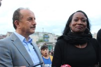 ŞARKICI - ABD'li Şarkıcı Della Miles, Türkiye'deki İlk İftarını Bağcılar'da Açtı