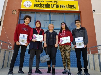 Eskişehir Fatih Fen Lises Ekibi Antalya'dan Madalyalarla Döndü