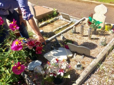 Fransa'da Müslüman Mezarları Tahrip Edildi