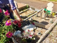 YAHUDI - Fransa'da Müslüman Mezarları Tahrip Edildi