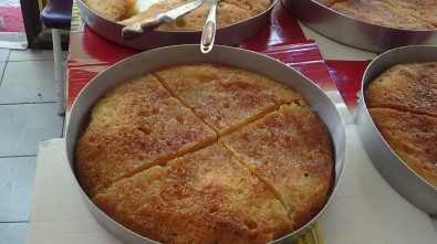 İçinde Yağ Olmayan Şerbetli Tatlı Ekmek Kadayıfı