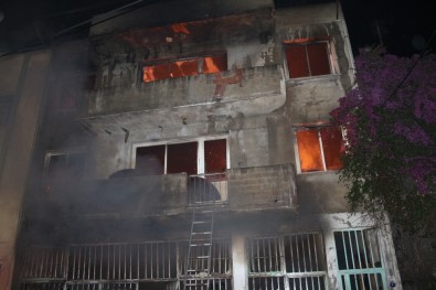 İzmir'de Mobilya Atölyesinde Yangın