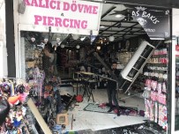 ALEYNA - Otomobil Dövmeciye Daldı Açıklaması 2 Yaralı