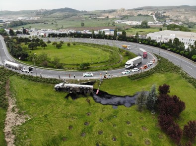 TEM'de Zift Yüklü Tanker Devrildi