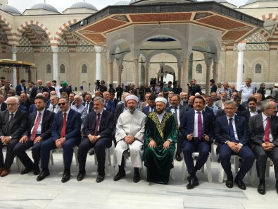 '38. Türkiye Kitap Ve Kültür Fuarı' Çamlıca Camii'nde Açıldı
