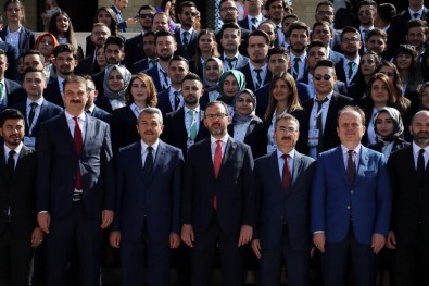 Bakan Kasapoğlu'ndan Anıtkabir'e Ziyaret