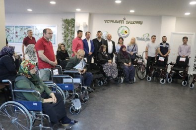Belediyeye Gelen Tebrik Çiçeklerinin Geliriyle Alınan Engelli Araçları Dağıtıldı
