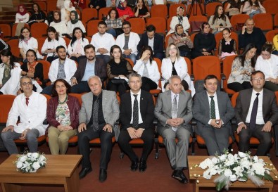 ERÜ Eczacılık Fakültesi'nde 'Önlük Giyme Töreni' Düzenlendi