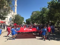 ZÜBEYDE HANıM - Iğdır'da Gençlik Yürüyüşü