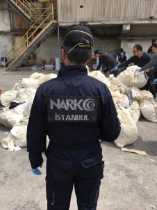 İstanbul'da 10 Ton Uyuşturucu Fabrika Kazanında İmha Edildi