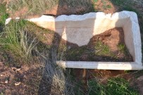 LAHİT - Kapadokya'da 2 Bin 200 Yıllık Lahit Bulundu