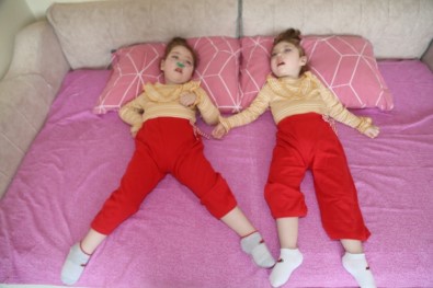 Kastamonu'da İkizlerin Hastalığına Teşhis Konulamıyor