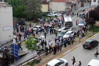 Kocaeli'de Yasak Olan Yokuşa Giren Otobüsün Freni Patlayınca 10 Aracı Biçti