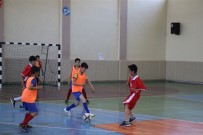 KAVAKYOLU - Küçükler Futsal Müsabakaları Başladı