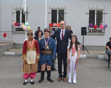 Özel Çocuklardan Farkındalık Günü Kutlaması