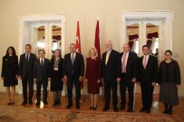 LETONYA - Bakan Çavuşoğlu, Letonya Meclis Başkanı Murniece İle Görüştü