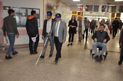 Devlet Hastanesi Başhekimi Mehmet Duran, Gözleri Bağlı Olarak Danışmaya Gitmeye Çalıştı