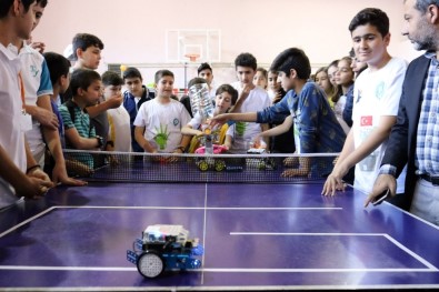 Diyarbakır'da Öğrenciler Teknolojide Hünerlerini Sergiledi