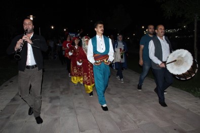 Engelli Bireylerden 'Çayda Çıra' Yürüyüşü