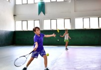 ERTUĞRUL SAĞLAM - Genç Tenisçiler Profesyonelleri Aratmadı