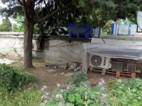 MADDE BAĞIMLISI - Halı Sahadan Boşalan Alana Tinerciler Yerleşti