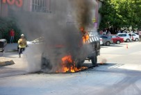 HÜSEYİN ŞAHİN - Kamyonet Alev Topuna Döndü