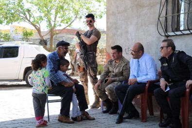 Kurtalan'da İhtiyaç Sahibi Ailelere Yardım Kolisi Dağıtıldı