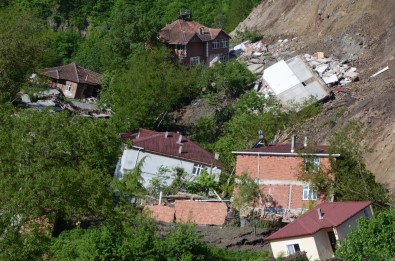 Ordu'da Heyelan Bir Mahalleyi Yok Etti Açıklaması 15 Ev Yıkıldı