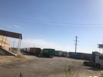(Özel) Yüze Yakın Türk Tır Şoförü, 26 Gündür Özbekistan'da Mahsur