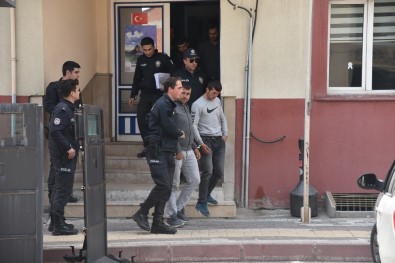 Şehir Polis Kamerasına Yakalanan Akü Hırsızları Tutuklandı