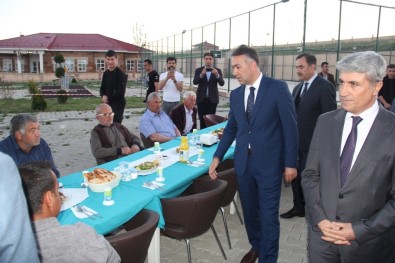 Vali Çağatay, İftarını Engellilerle Beraber Açtı