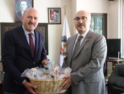 Vali Yavuz Selim Köşger, Kuyucak'ı Ziyaret Etti