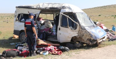 Aksaray'da Tarım İşçilerini Taşıyan Minibüs Devrildi Açıklaması 13 Yaralı