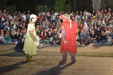 Anadolu Üniversitesi Karagöz Ve Hacivat'ı Ağırladı