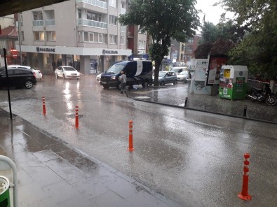 Bastıran Sağanak Yağış Bilecik'i Felç Etti