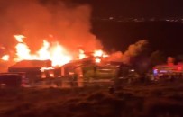 SEFAKÖY - Palet Fabrikasındaki Yangın Söndürüldü