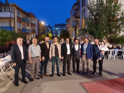 Semazen Gösterisi Sokak İftarına Renk Kattı