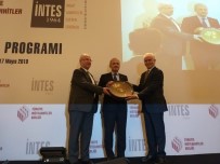 BÖLÜNMÜŞ YOLLAR - Ulaştırma Bakanı Turhan, TMB Ve İntes'in İftar Programına Katıldı