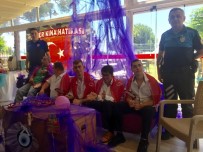 TOPLUM DESTEKLI POLISLIK - Antalya Polisi Engelli Gençlerin Temsili Asker Kına Törenine Katıldı