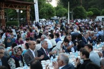 İFTAR ÇADIRI - Büyükşehir, Günde 12 Bin Kişiyi Gönül Sofrasında Buluşturuyor