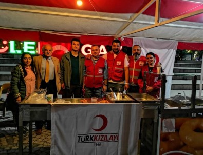 Kızılay'dan Gençlik Haftası'nda Lokma İkramı