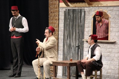Sahne Tozu Tiyatrosu 'Kanlı Nigar' İle Sezonu Kapatıyor