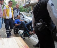 TEMİZLİK İŞÇİSİ - Temizlik Yaparken Merdivenden Düşüp Yaralandı