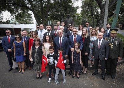 Bakan Çavuşoğlu, Meksika'da Türklerle Bir Araya Geldi