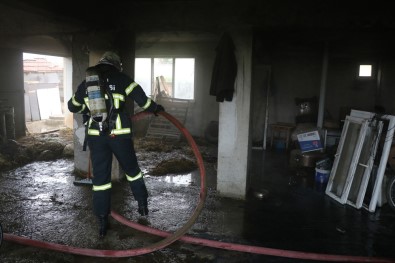 Bolu'da Apartman Deposunda Yangın