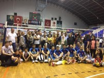 VOLEYBOL TAKIMI - Burhaniyeli Voleybolcular Balıkesir Birincisi Oldu